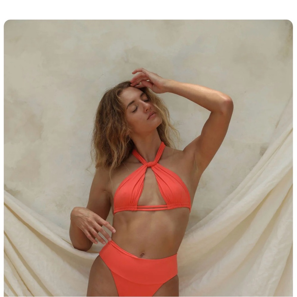 Toast Swim Tunnel Bikini Top Sunstroke - Convertible/Multi-wear/Versatile